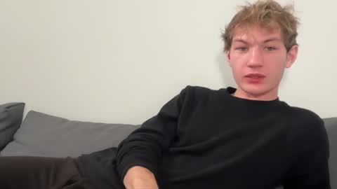 Snapshot of oliver_beck chatting on January 2025 02:18:02 AM Oliver Beck online show from January 2025 02:18:02 AM