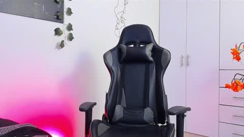 Snapshot of oliver_bray chatting on February 2026 12:20:02 AM Oliver bray online show from February 2026 12:20:02 AM