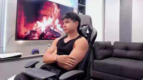 Snapshot of oliver_bray chatting on March 2026 04:05:01 AM Oliver bray online show from March 2026 04:05:01 AM