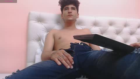 oliver_cat_ online show from May 2026 10:23:01 AM