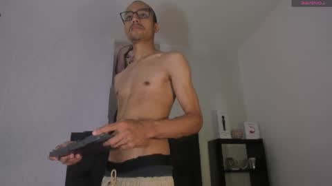 Snapshot of oliver_goldberg chatting on April 2026 02:21:01 PM oliver_goldberg online show from April 2026 02:21:01 PM