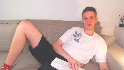 Snapshot of oliver_hort chatting on December 2024 07:21:01 PM Oliver online show from December 2024 07:21:01 PM