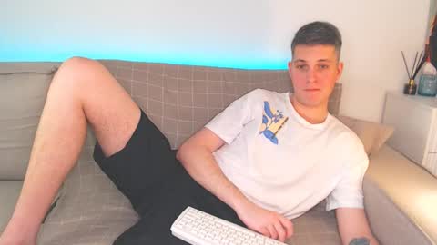 Snapshot of oliver_hort chatting on January 2025 04:00:02 PM Oliver online show from January 2025 04:00:02 PM