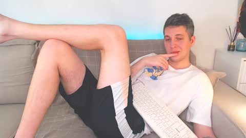 Snapshot of oliver_hort chatting on February 2025 03:30:02 PM Oliver online show from February 2025 03:30:02 PM