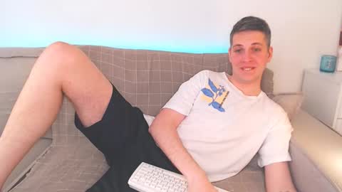 Snapshot of oliver_hort chatting on February 2025 01:47:02 PM Oliver online show from February 2025 01:47:02 PM