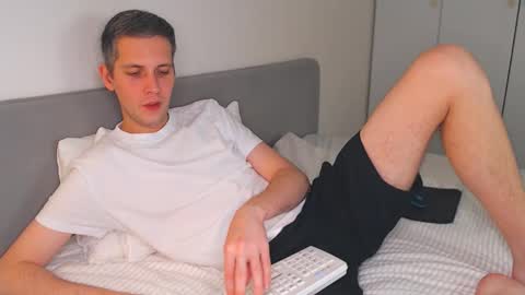 Snapshot of oliver_hort chatting on November 2025 06:10:01 PM Oliver online show from November 2025 06:10:01 PM