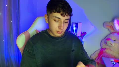oliveeer online show from May 2026 10:28:02 PM