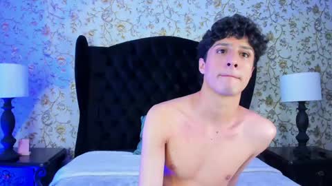 Snapshot of oliver_laurent chatting on April 2026 05:58:02 PM OLIVER online show from April 2026 05:58:02 PM