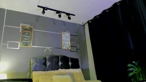 oliver mr  online show from November 2025 08:30:01 PM