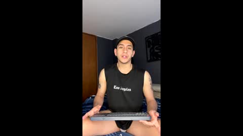 Oliver online show from December 2025 09:52:02 PM