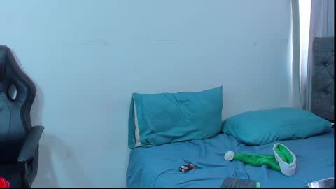 oliver_smith_2 online show from December 2024 05:34:01 PM