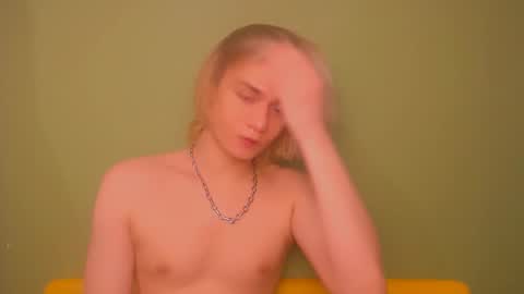 Snapshot of oliver_sweet_ chatting on February 2025 02:08:02 AM Oliver online show from February 2025 02:08:02 AM