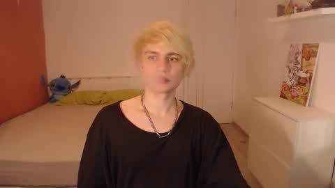 Snapshot of oliver_sweet_ chatting on September 2025 01:18:01 AM Oliver online show from September 2025 01:18:01 AM