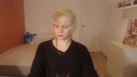 Snapshot of oliver_sweet_ chatting on October 2025 01:52:02 AM Oliver online show from October 2025 01:52:02 AM