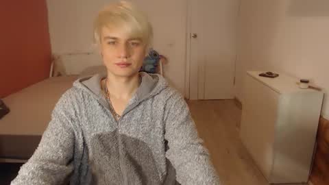 Snapshot of oliver_sweet_ chatting on January 2026 01:41:02 AM Oliver online show from January 2026 01:41:02 AM