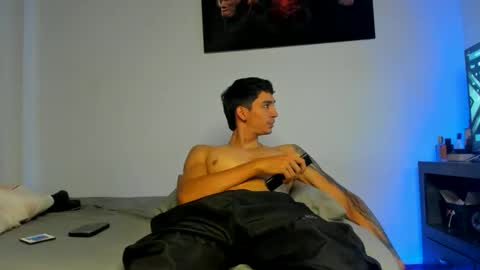 Oliver bennet online show from October 2025 08:20:01 PM