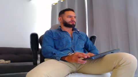 oliver online show from November 2025 02:53:02 PM