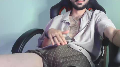 Oliver online show from February 2025 07:50:02 PM