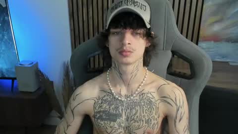 Snapshot of oliverrgroove chatting on May 2026 03:17:01 PM oliverrgroove online show from May 2026 03:17:01 PM