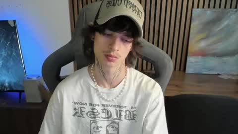 Snapshot of oliverrgroove chatting on May 2026 02:36:02 PM oliverrgroove online show from May 2026 02:36:02 PM
