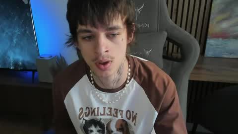 Snapshot of oliverrgroove chatting on June 2026 03:18:01 PM oliverrgroove online show from June 2026 03:18:01 PM