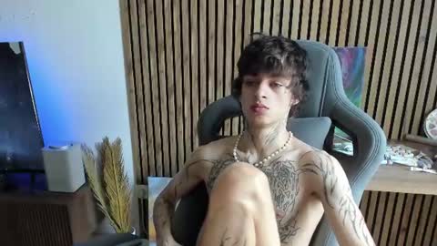 Snapshot of oliverrgroove chatting on June 2026 12:09:02 PM oliverrgroove online show from June 2026 12:09:02 PM