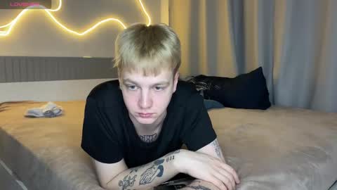 oliver online show from November 2025 09:59:02 PM