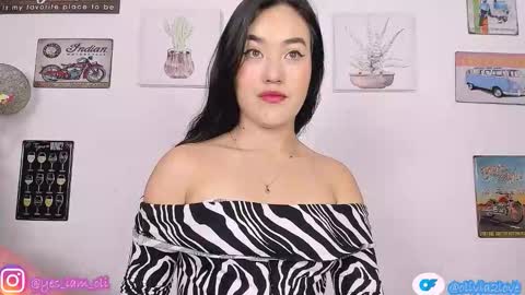 Snapshot of olivia22love chatting on October 2025 12:44:02 PM ..................................... 500 am- 1200 pm GMT-5 online show from October 2025 12:44:02 PM