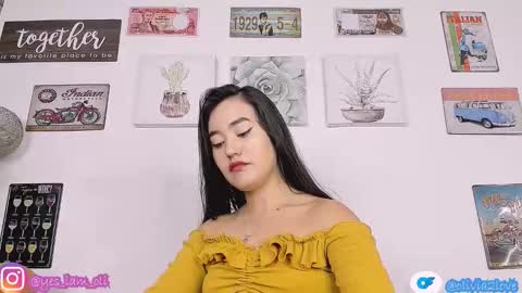 Snapshot of olivia22love chatting on October 2025 01:52:01 PM ..................................... 500 am- 1200 pm GMT-5 online show from October 2025 01:52:01 PM