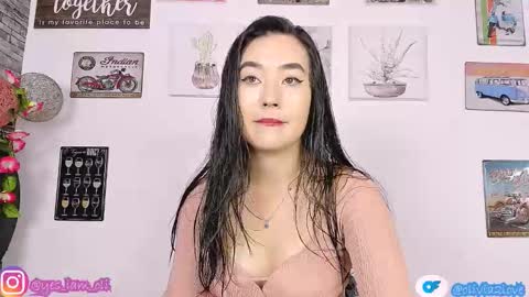 Snapshot of olivia22love chatting on October 2025 03:35:01 PM ..................................... 500 am- 1200 pm GMT-5 online show from October 2025 03:35:01 PM