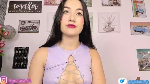 Snapshot of olivia22love chatting on November 2025 12:04:01 PM ..................................... 500 am- 1200 pm GMT-5 online show from November 2025 12:04:01 PM