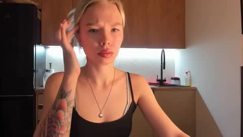 Olivia 3 online show from December 2024 09:30:02 PM