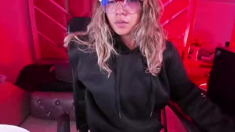  OLIVIA  online show from February 2026 04:09:01 AM