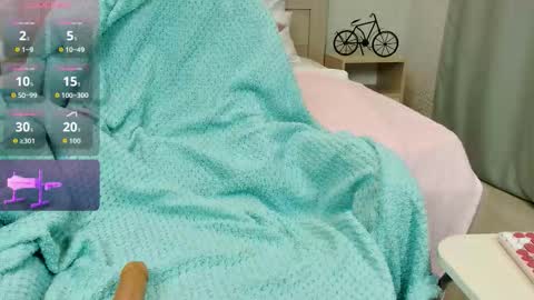 Olivia Hi guys Follow me  online show from October 2025 12:19:01 AM