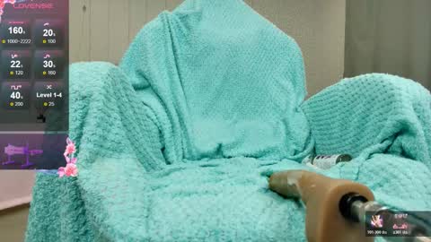 Olivia Hi guys Follow me  online show from January 2026 12:37:01 AM