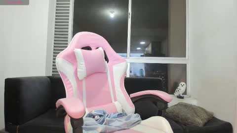 Snapshot of olivia_martine chatting on January 2026 03:53:02 AM olivia_martine online show from January 2026 03:53:02 AM