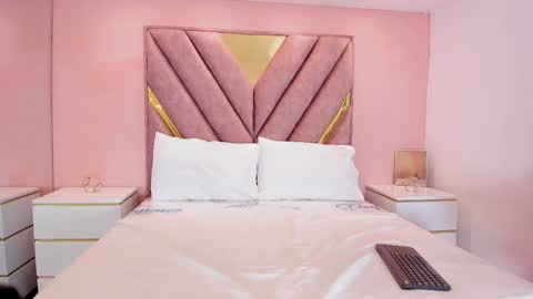 olivia_pearl_ online show from September 2025 11:25:01 AM