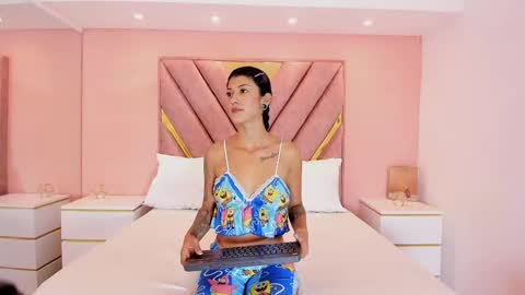 olivia_pearl_ online show from September 2025 11:25:01 AM