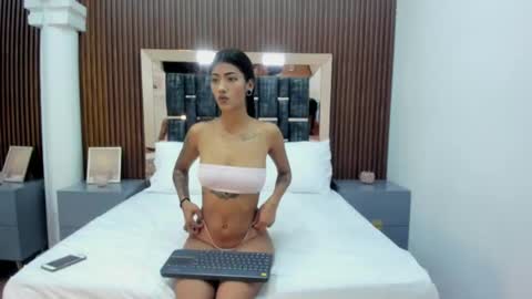 olivia_pearl_ online show from September 2025 11:48:01 AM