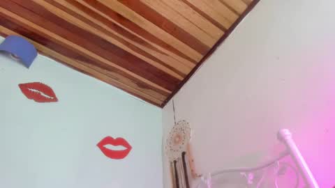 Snapshot of olivia_pretty_ chatting on February 2025 01:30:02 AM olivia_pretty_ online show from February 2025 01:30:02 AM