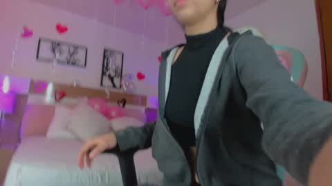 Snapshot of olivia_pretty_ chatting on February 2025 12:04:02 PM olivia_pretty_ online show from February 2025 12:04:02 PM