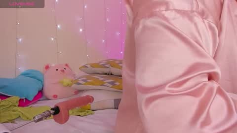 olivia_s19 online show from February 2026 06:22:01 AM