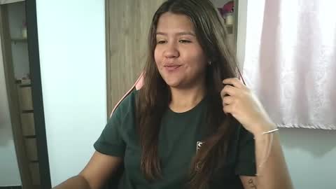 Snapshot of olivia_watson_ chatting on October 2025 12:50:01 PM Olivia online show from October 2025 12:50:01 PM