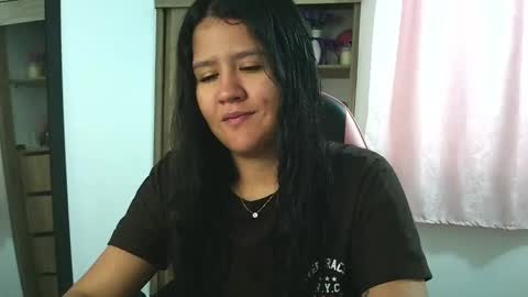 Olivia online show from November 2025 01:32:02 PM