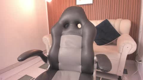 Snapshot of oliviaa_evans chatting on February 2025 06:22:02 PM Olivia Evangelista online show from February 2025 06:22:02 PM