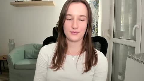 Snapshot of oliviaaa2003 chatting on December 2024 04:36:02 PM Oliwiaa2004 online show from December 2024 04:36:02 PM