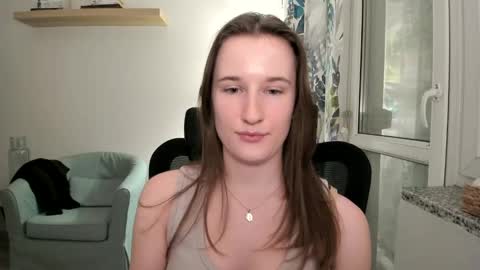 Snapshot of oliviaaa2003 chatting on January 2025 09:14:02 PM Oliwiaa2004 online show from January 2025 09:14:02 PM