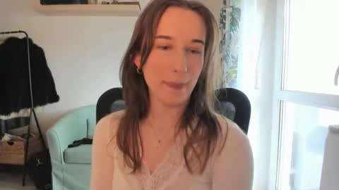 Snapshot of oliviaaa2003 chatting on April 2026 12:06:02 PM Oliwiaa2004 online show from April 2026 12:06:02 PM