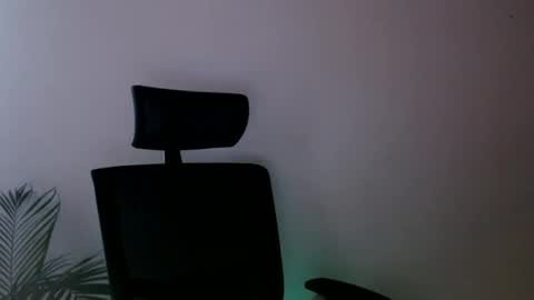 oliviaaa__ online show from March 2026 04:45:02 PM