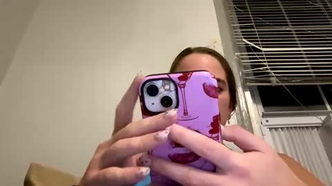 Snapshot of oliviaaraee chatting on February 2026 04:28:02 AM oliviaaraee online show from February 2026 04:28:02 AM